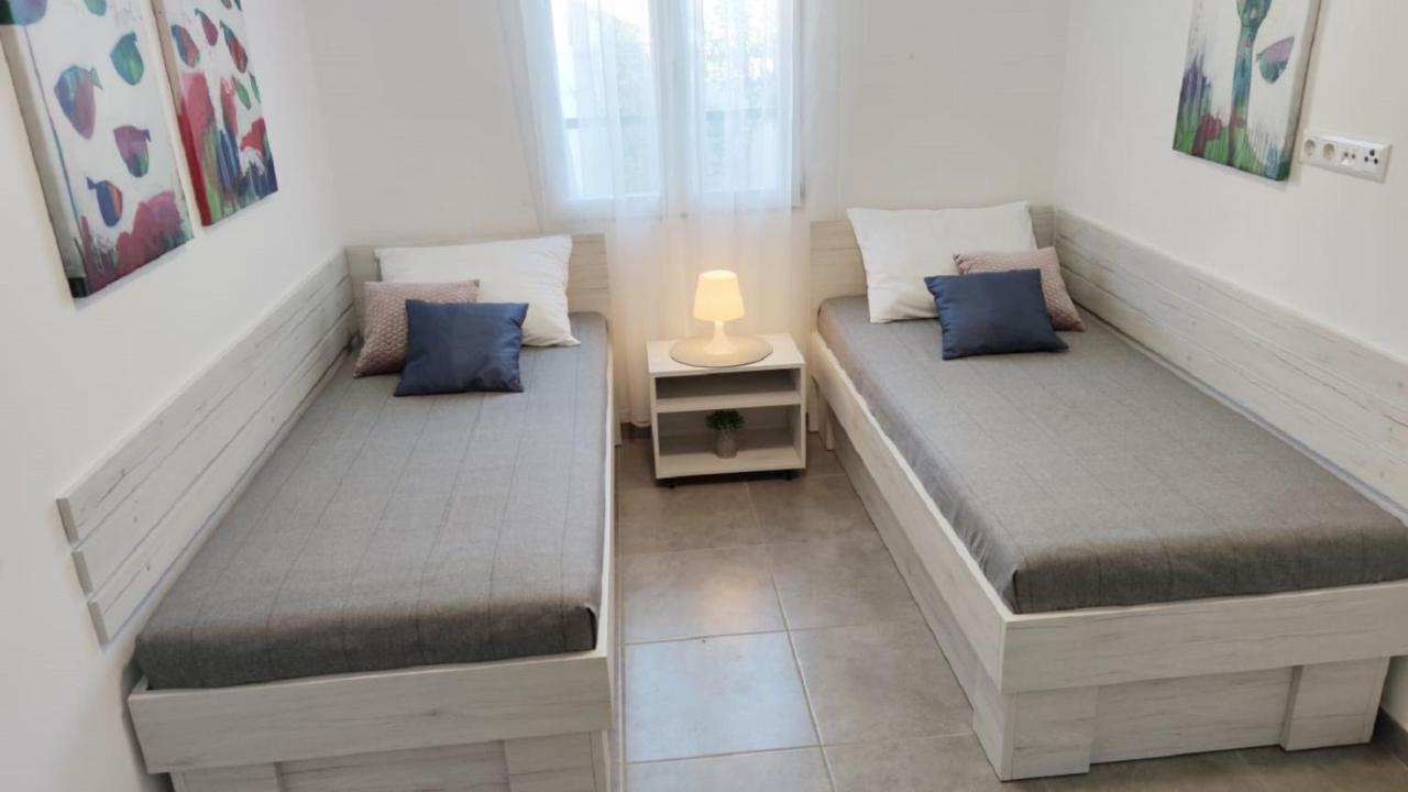Apartments More Віс Екстер'єр фото